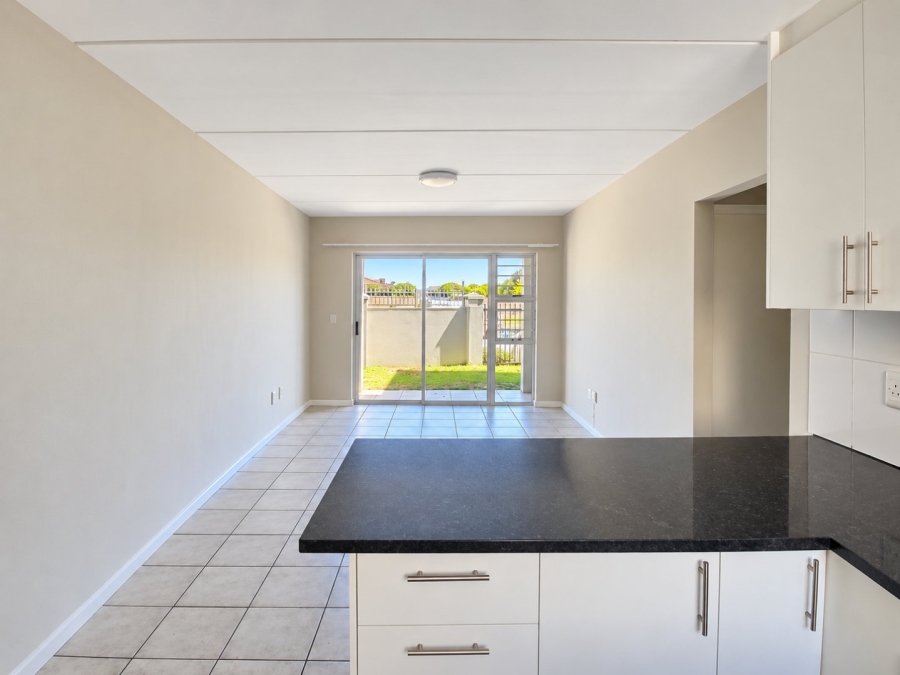 To Let 2 Bedroom Property for Rent in Parklands Western Cape